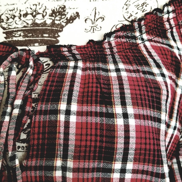 2 for $25 Jessica Simpson Red & Black Blouse - Picture 4 of 6